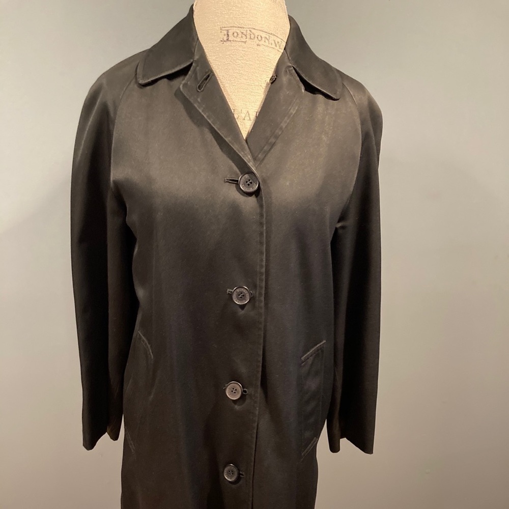 HP!! EUC Burberry black car coat size 2